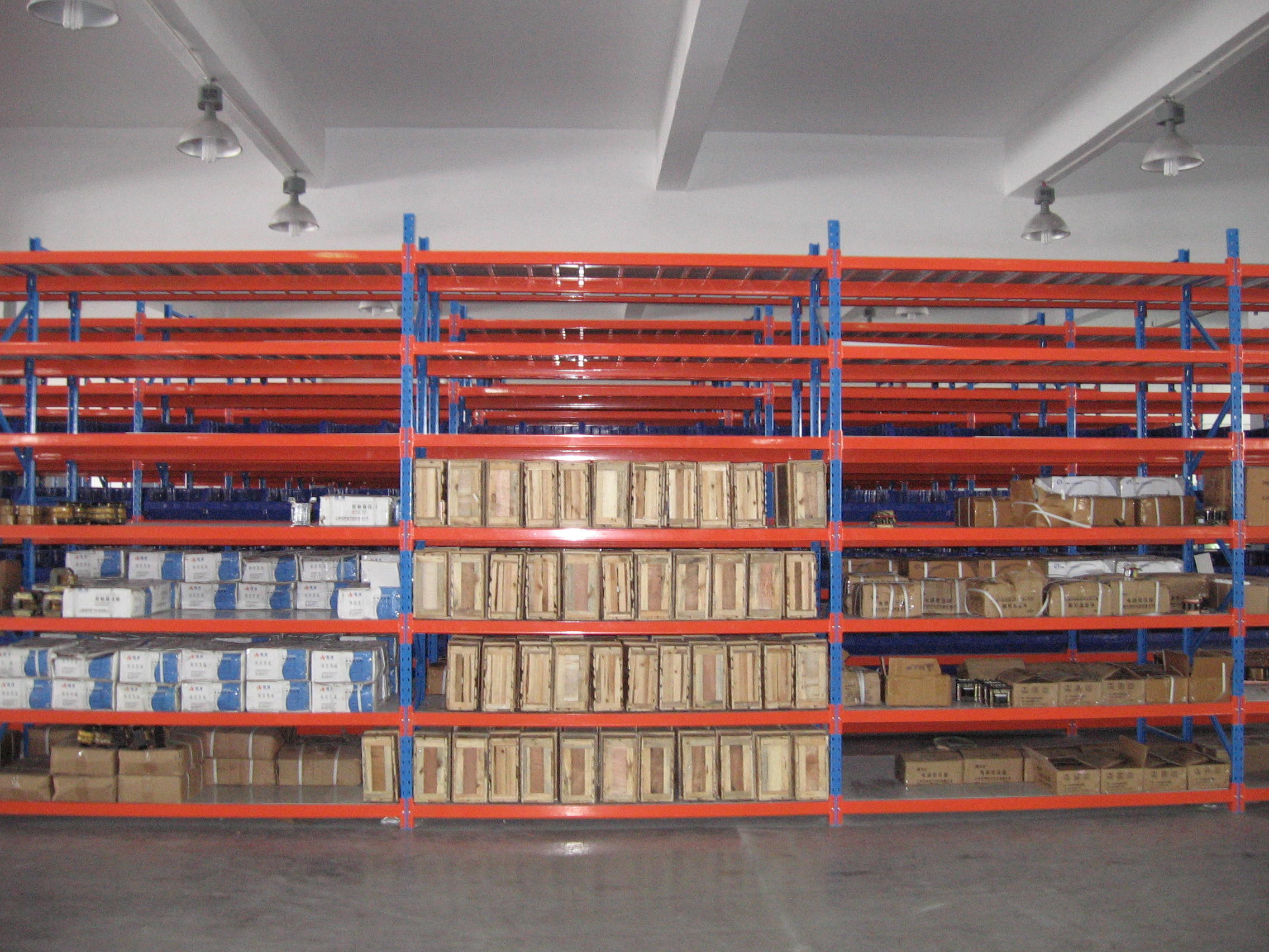 Industrial Medium Duty Shelving With High Strength Closed Steel Panel
