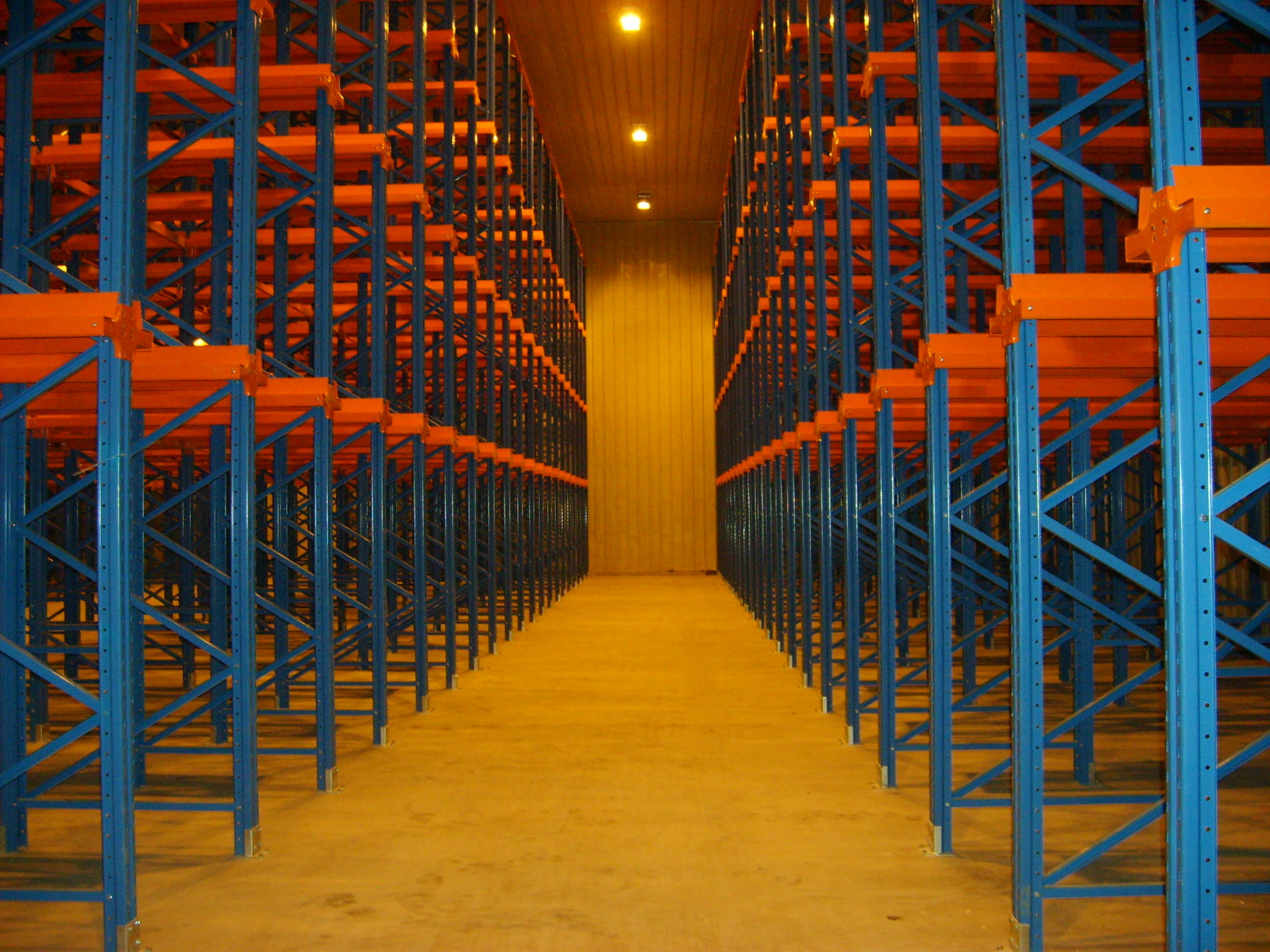 Easy To Install Drive Through Pallet Racking with Powder Coated Surface Treatment
